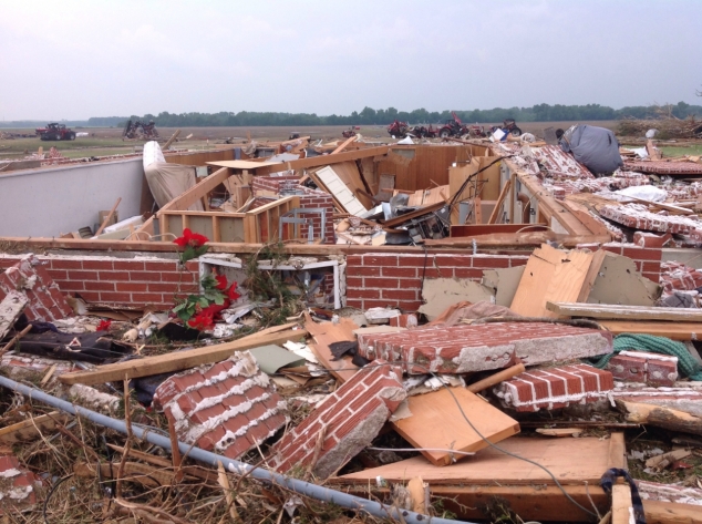 house-damage-from-ef4-kansas-tornado